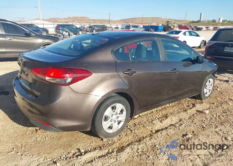 2017 Kia Forte Lx z USA, uszkodzony, nr VIN 3KPFL4A75HE126197